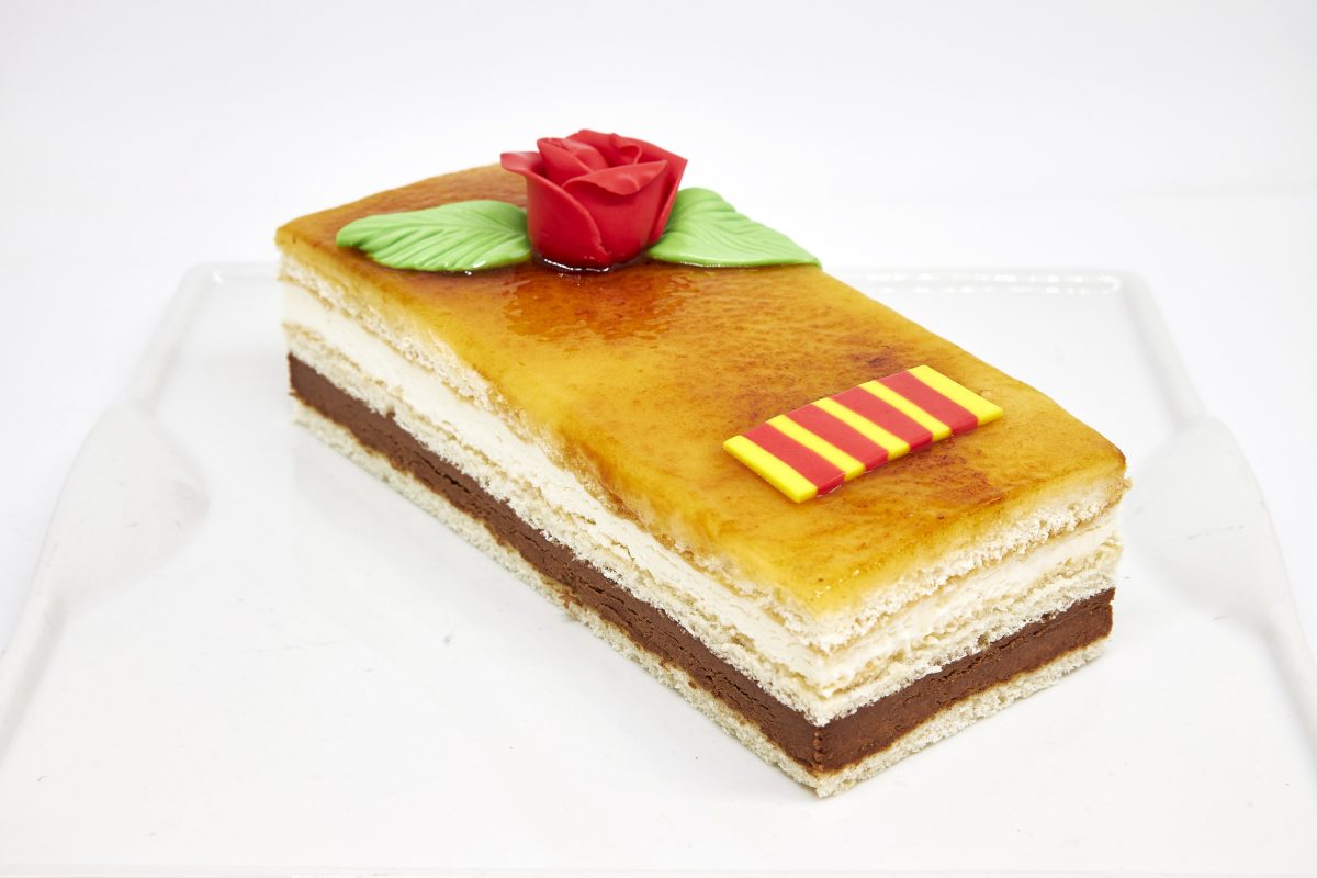 Sant Jordi Cake